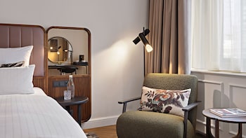 Premium Room, 1 King Bed