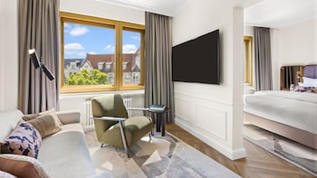 Suite, 1 King Bed