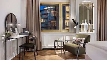 Deluxe Room, 1 King Bed