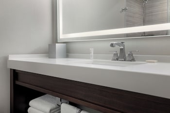 Room, 2 Double Beds (Mobility Accessible, Tub)