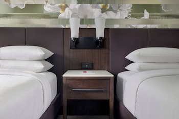Room, 2 Double Beds (Mobility Accessible, Tub)
