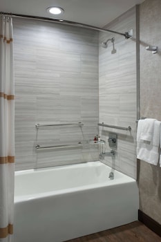 Room, 2 Double Beds (Mobility Accessible, Tub)