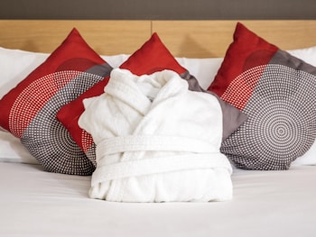 Executive Room, 1 Queen Bed with Sofa bed