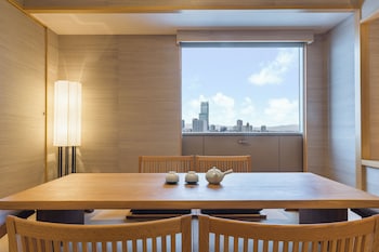 Waraku Suite Twin, Executive Lounge Access