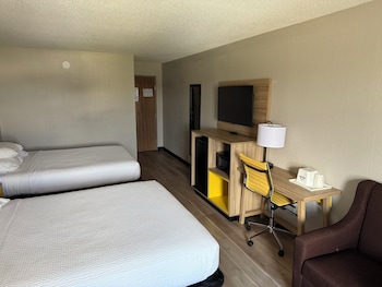 Deluxe Room, 2 Queen Beds, Non Smoking