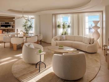 Penthouse, 2 Bedrooms, City View