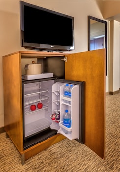 Junior Suite, Multiple Beds, Mountain View