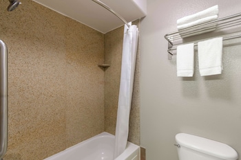 Senior Room, 1 King Bed, Accessible Bathtub, Non Smoking