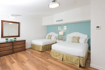 Standard Room, 2 Double Beds, Kitchenette (Club Guestroom with Kitchenette)