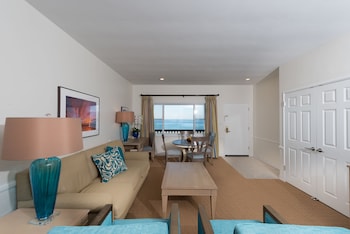 Suite, 3 Twin Beds, Kitchen, Ocean View (Beachfront 2 Bedroom Suite with Kitch)