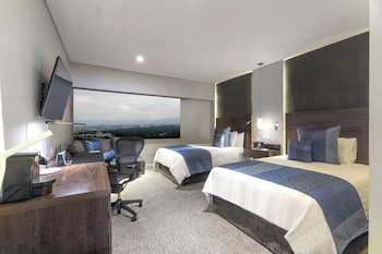 Classic Room, 2 Queen Beds (Executive Floor)