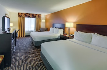Standard Room, 2 Queen Beds, Ground Floor