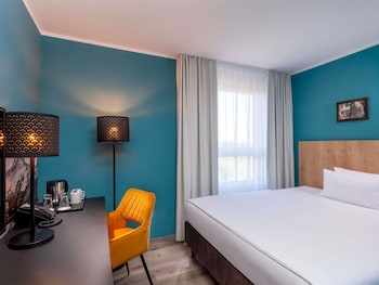 Standard Room, 1 Queen Bed