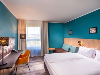 Privilege, Room, 1 Queen Bed