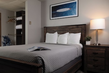 1 Queen Bed Standard - 1st floor