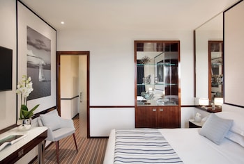 Presidential Room