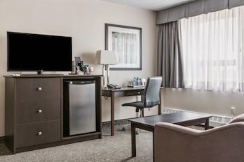 Suite, 1 King Bed, Non Smoking