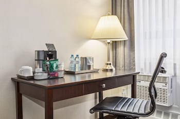 Standard Room, 2 Queen Beds, Non Smoking (Pet Friendly)