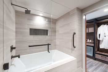 Suite, Patio