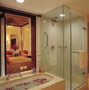 Rajputana Royale, Club lounge access, Double, Pool view