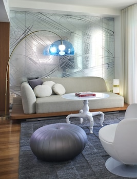 Studio Suite, 1 King Bed, Balcony