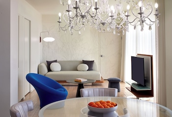 Loft, 1 King Bed, Balcony (Skyview)