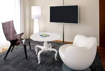 Superior Room, 1 King Bed, Balcony