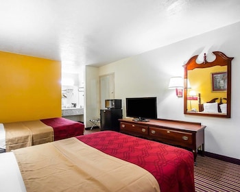 Room, 2 Queen Beds, Non Smoking