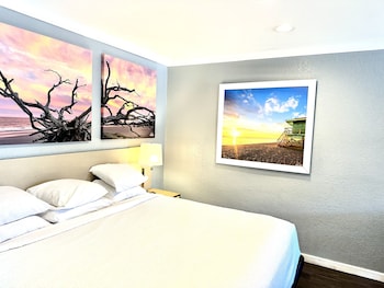 Standard Room, 1 King Bed