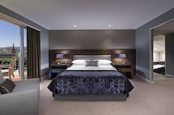Executive Suite, 1 King Bed, Terrace, Corner