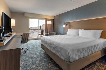 Premium Room, 1 King Bed, River View, Corner
