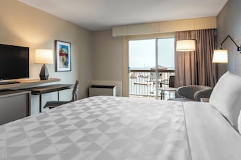 Premium Room, 1 King Bed, River View, Corner