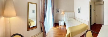 Executive Single Room with Partial Lake view from the Balcony
