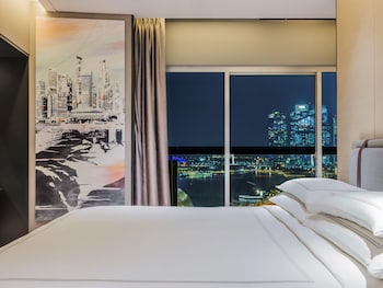 Suite, Club Lounge Access, Bay View