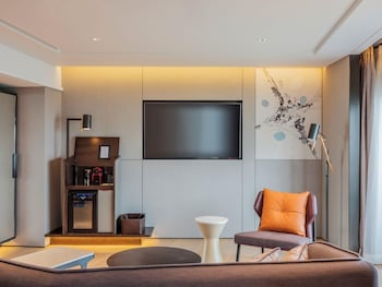 Suite, Club Lounge Access, Bay View
