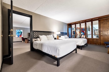 Suite, 1 King Bed, Non Smoking