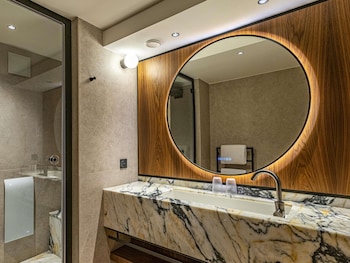 Suite, 1 Queen Bed