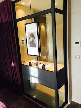 Superior Room, 1 King Bed