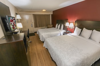 Deluxe Room, 2 Double Beds (Smoke Free)
