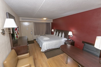 Premium Room, 1 King Bed (Upgraded Bedding & Snack, Smoke Free)