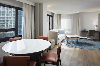 Suite, 1 King Bed