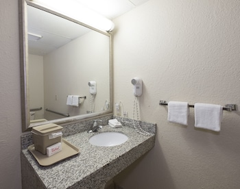 Deluxe Room, 2 Queen Beds, Smoking