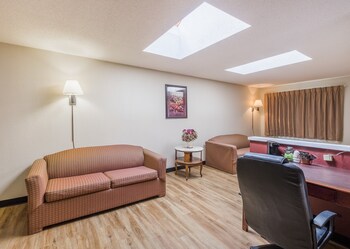 Suite, 1 King Bed, Non Smoking