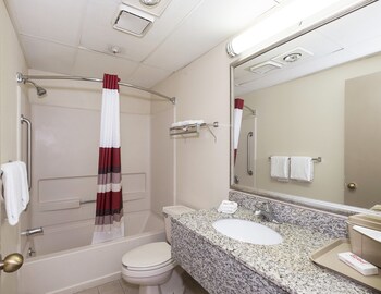 Deluxe Room, 2 Queen Beds, Smoking