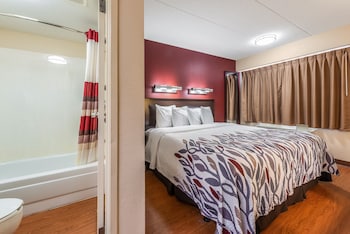 Deluxe Room, 1 King Bed (Smoke Free)