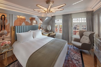 Suite (Sloane)
