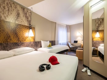 Triple Room, Multiple Beds