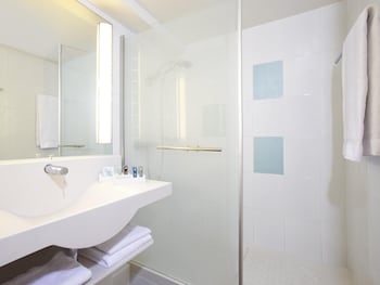Executive Room, 1 Queen Bed with Sofa bed