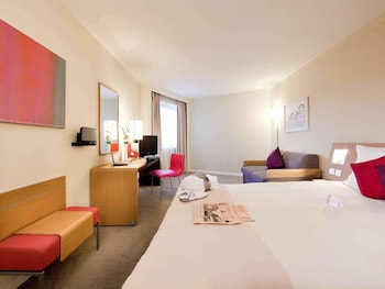 Executive Room, 1 Queen Bed with Sofa bed