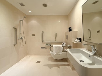 Deluxe Poolside Room